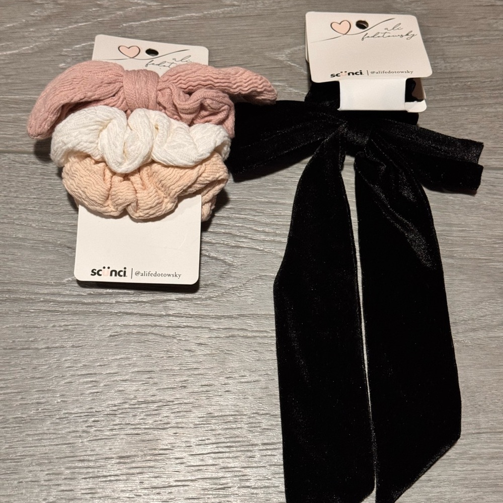 Ali Fedotowsky Scunci black wired bow hair scrunchie and 3 bow set